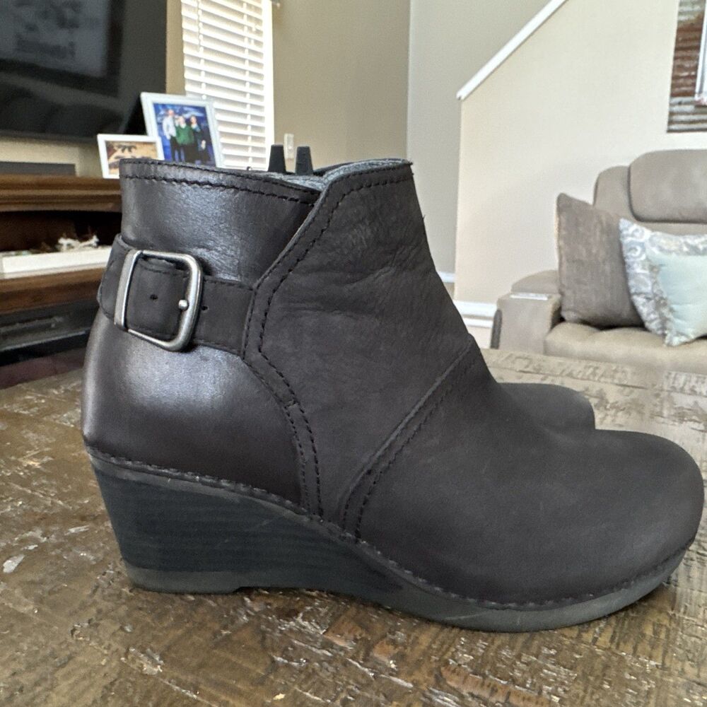 Dansko Black Nubuck Leather Wedge Ankle Boots Booties Buckle Size 38 7 - Picture 1 of 9